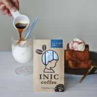 INIC coffee モーニングアロマを作っているイメージ写真