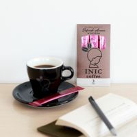 リフレッシュアロマ ダブルカフェイン コーヒーを飲みながら勉強するイメージ写真