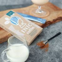 モーニングアロマ バリスタメイドのパウダーと牛乳のイメージ写真